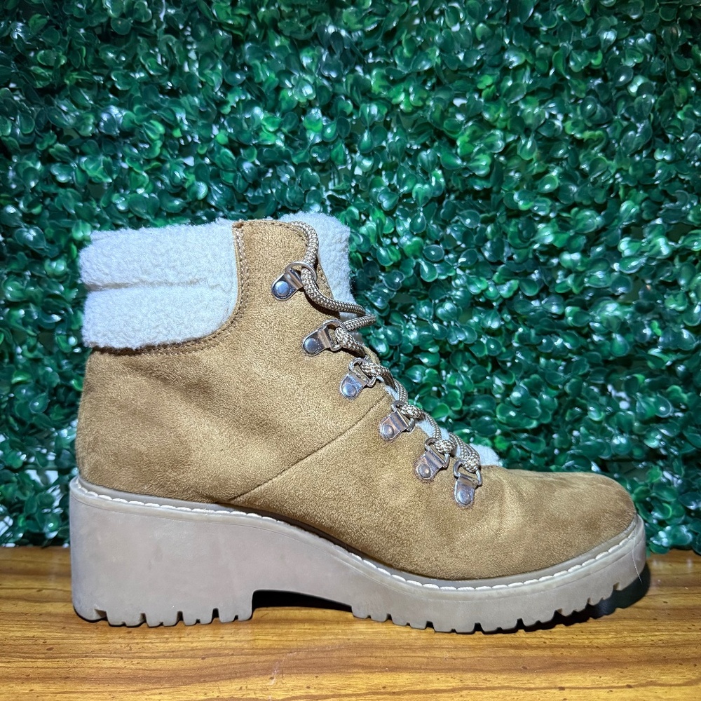 Women’s White Mountain Lace up Boots